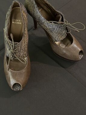Stuart Weitzman Olive Textured Lace-Up High Heel Pumps 5” Heel Size 8.5